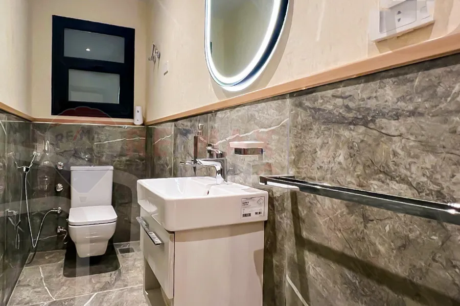 شقة للبيع 153 م سموحة (سكاي لاين)