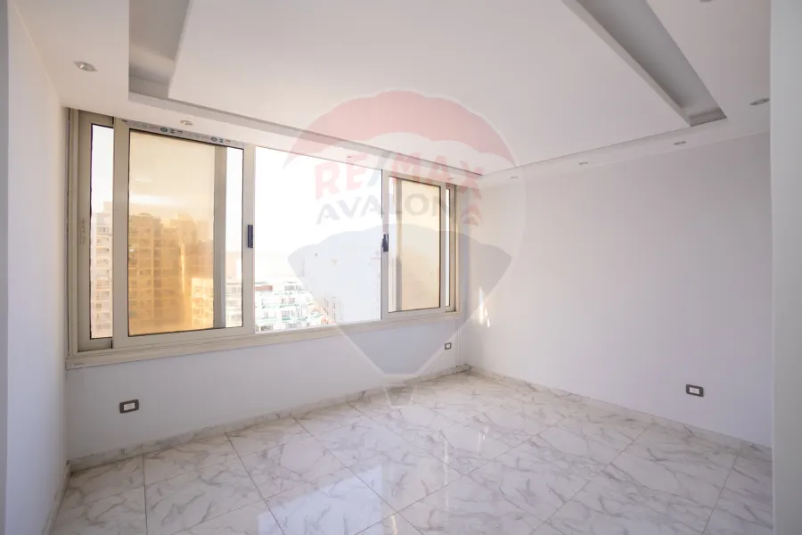 شقة للبيع 140 م لوران  (ش الاقبال)