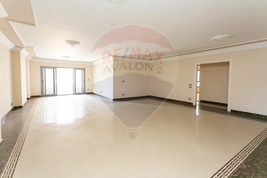 شقة للبيع 320م لوران (على الترام)