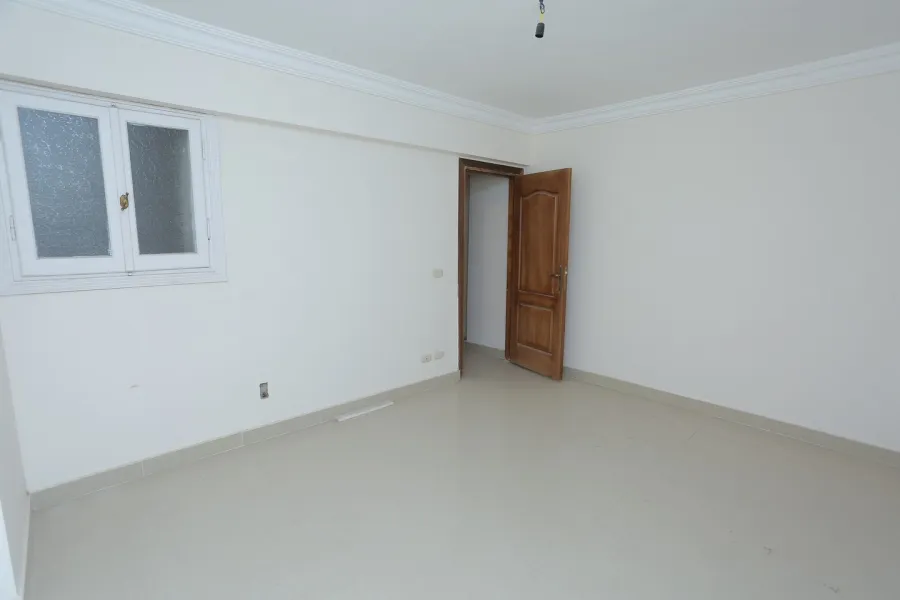 شقة للبيع 165م جناكليس - متفرع من ش أبوقير