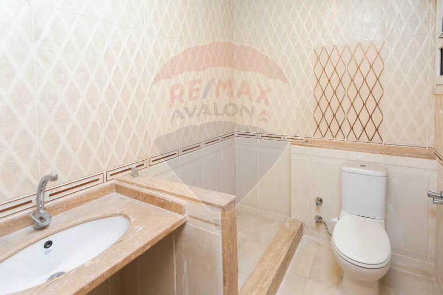 شقة للبيع 131 م سموحة (بجوار جرين تاورز)-1