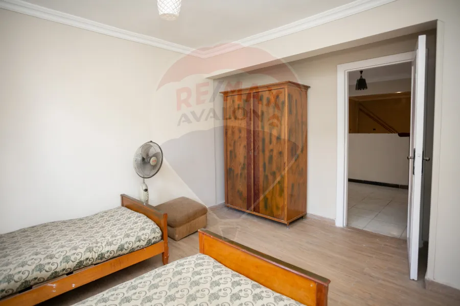 شقة للبيع 160 م سان ستيفانو (علي البحر مباشرة)