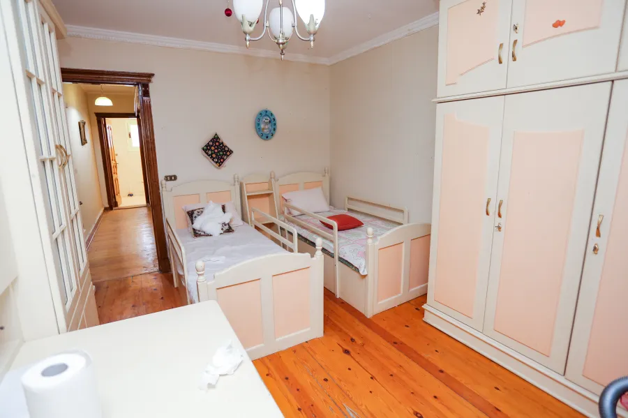 شقة للبيع 220م ستانلى (خطوات من البحر)