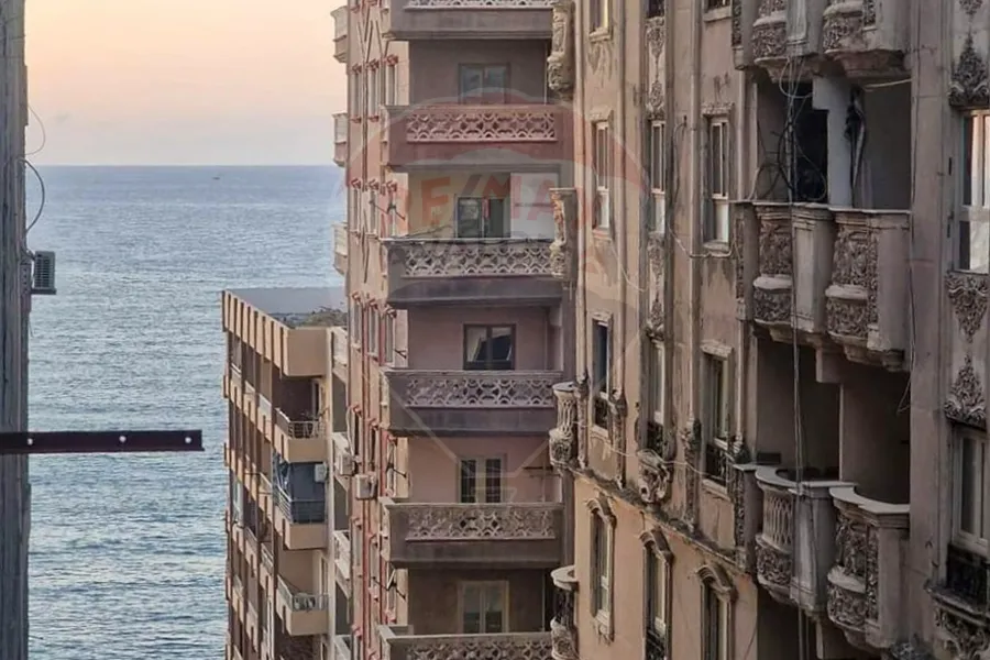 Apartment for sale 150 m in Sidi Bishr (fourth number from the sea)