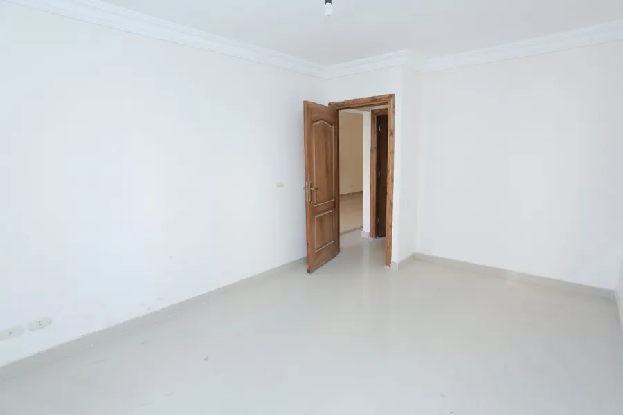 شقة للبيع 165م جناكليس - متفرع من ش أبوقير