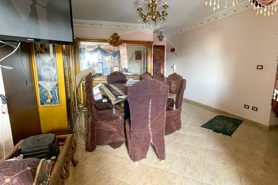 شقة للبيع 120 م محرم بك (على الترام)