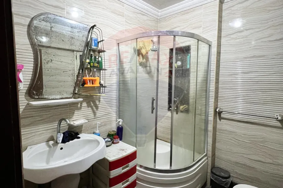 شقة للبيع 135 م الابراهيمية (خطوات من ش أبو قير)