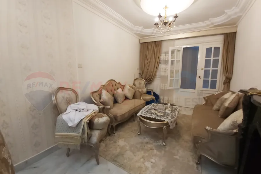 شقة للبيع العصافرة (شارع جمال عبدالناصر)  160 م