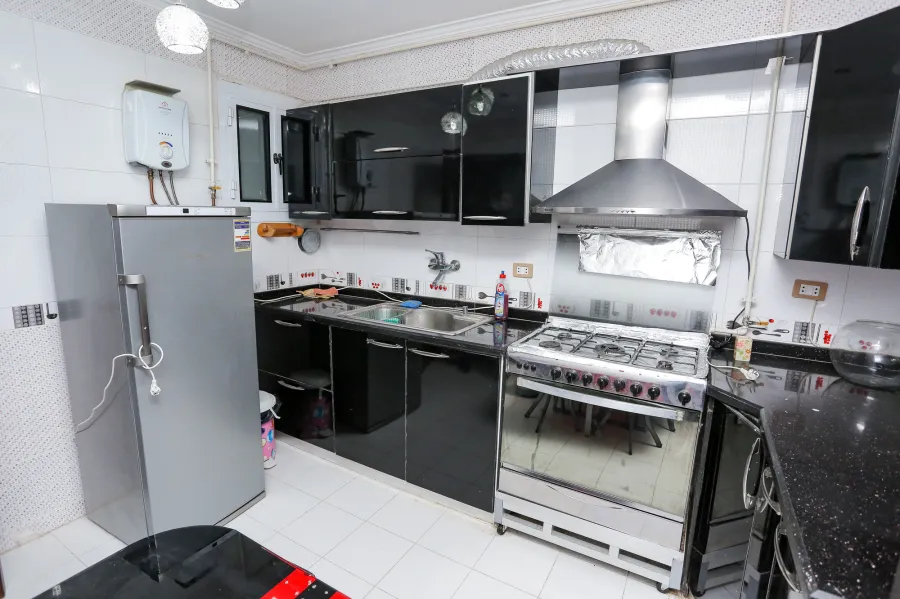 شقة للبيع 170م  سان ستفانو (متفرع من ش عبد السلام عارف)