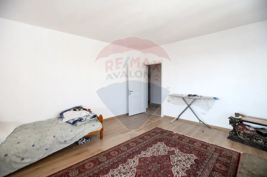 شقه للايجار 220 م سموحة (أبراج الجيش أمام نادي الجياد)