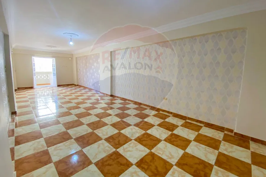 شقة للبيع 140 م سيدي بشر (ش جمال عبدالناصر)