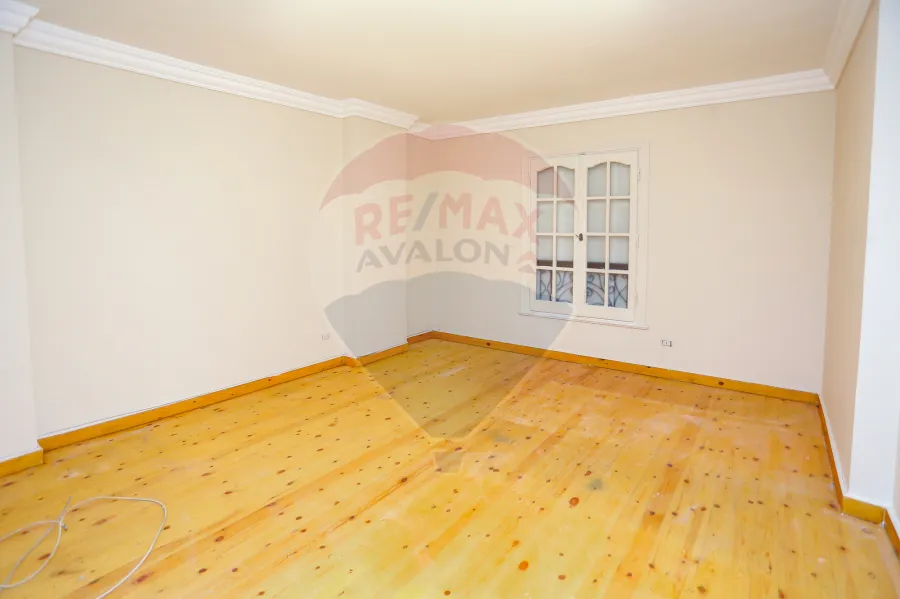 شقة للبيع 200 م سان ستيفانو ( خطوات من فندق الفورسيزون والبحر )