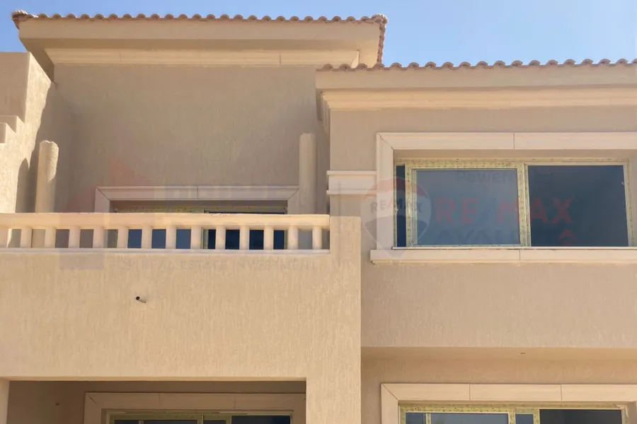 Twin house villa for sale  327 m King Mariout (Alex West)