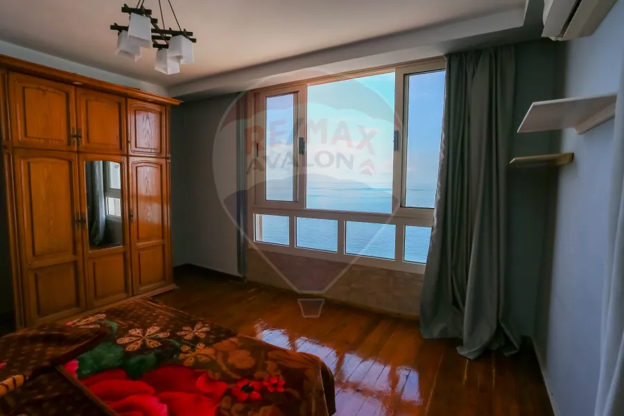 Apartment for sale 300 m Sidi Bishr (next to the Hilton)