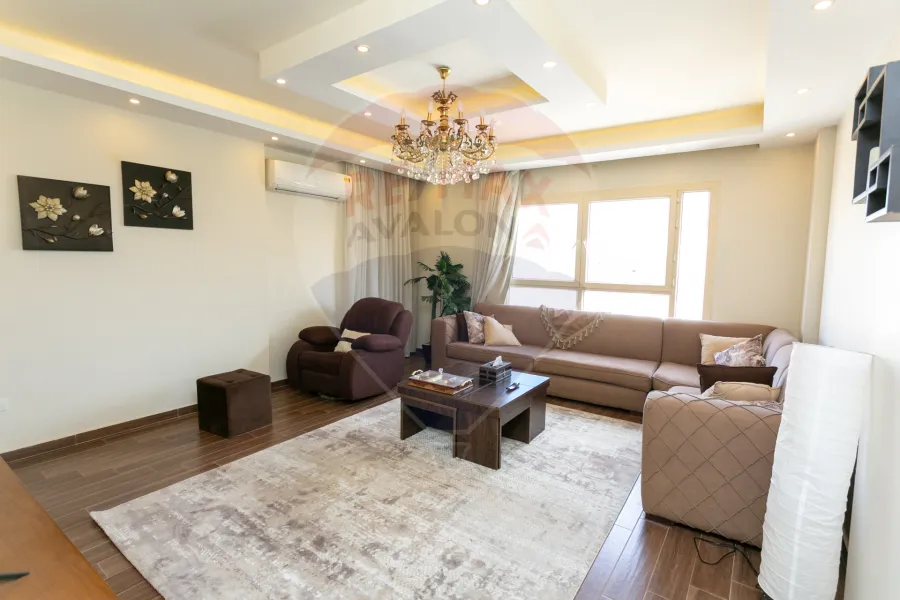 شقة للبيع 245 م كليوباترا (ش علم الدين)