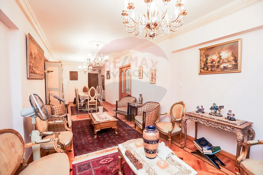 Apartment for Sale 160 m Fleming (Ahmed Basha Tork St - Steps from the Faculty of Physical Education.)