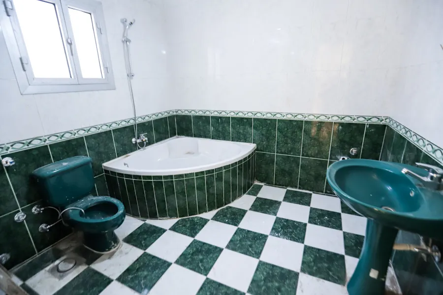 شقة للبيع 265 م العصافرة ( ش جمال عبد الناصر ) -