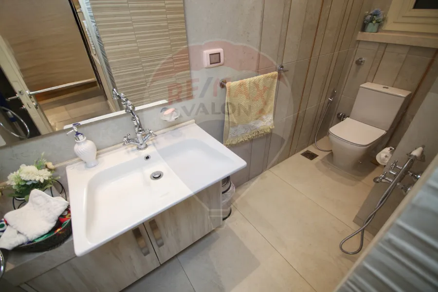 شقة للبيع 185 م سموحة (متفرع من ش فوزي معاذ)