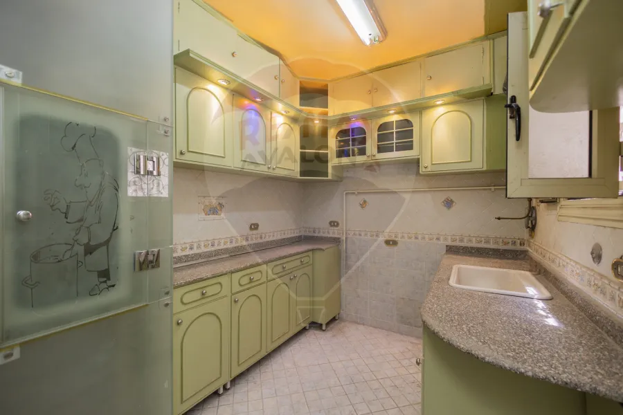 دوبلكس للبيع 300 م ميامي (ش جمال عبد الناصر)