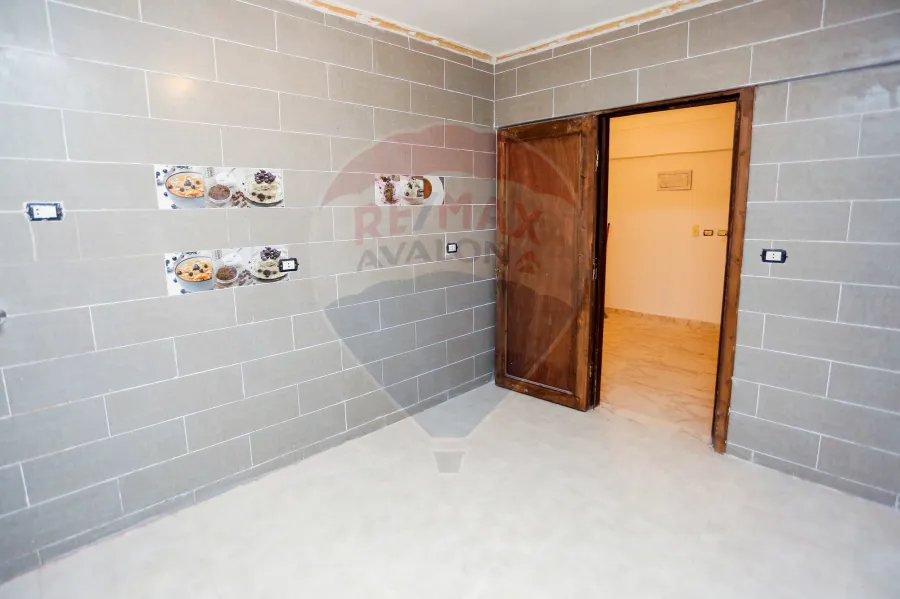 شقة للبيع 196 م سموحة ( كومباوند الإتحادية -أمام حدائق أنطونيادس)