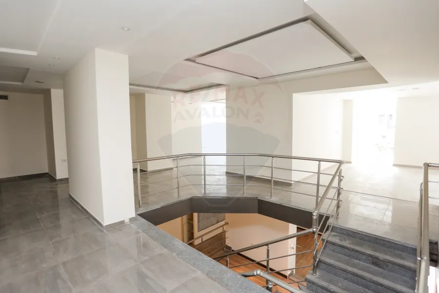 محل + ميزان للايجار 750 م سيدي جابر (ش ابو قير)