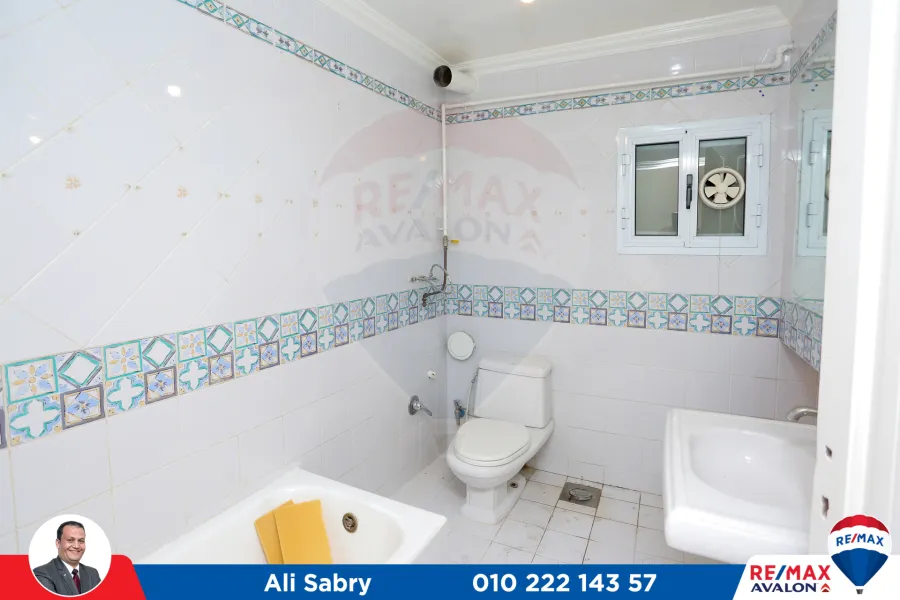 شقة للبيع 165 م مصطفي كامل  (شارع الحرية)