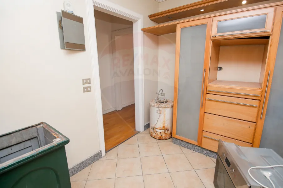 شقة للبيع 270 م كفر عبده (ش الإسماعيلية)