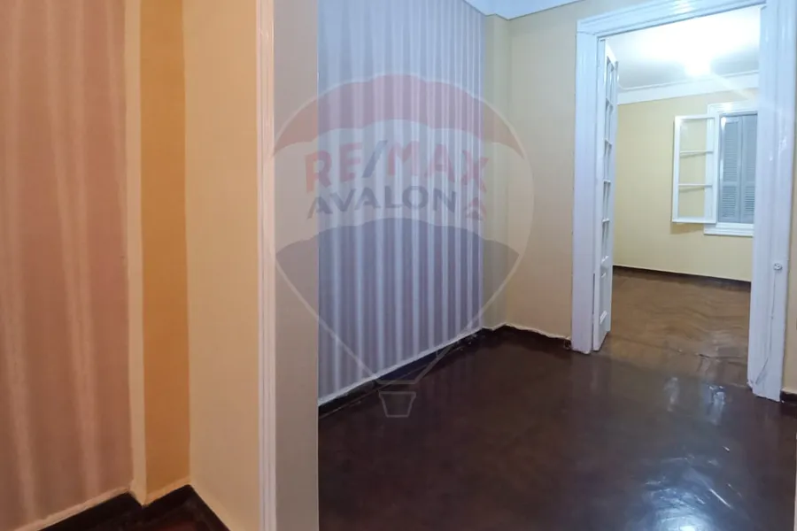 Administrative headquarters for rent, 100 m, Zizinia (steps from Abu Qir Street)