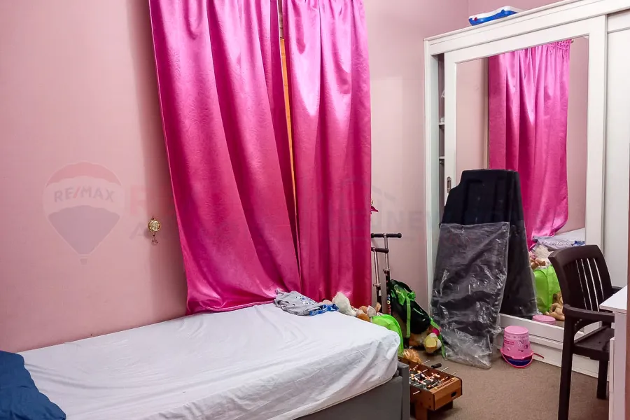 Apartment for Sale 180 m East Smouha ( beside Al-Ittihad Club )