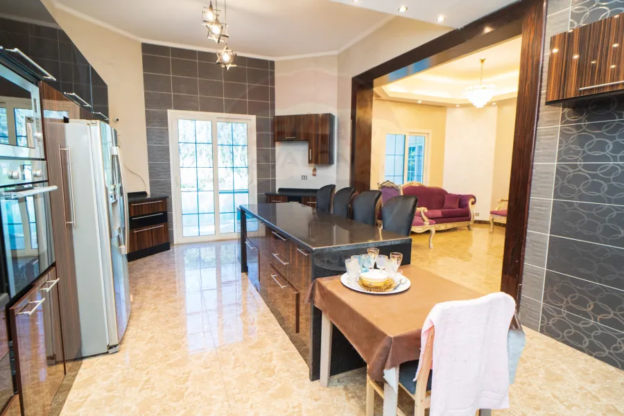 فيلا للإيجار المفروش 1,100  م كينج مريوط (متفرع من طريق الكافوري)