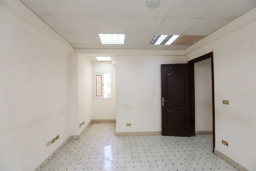 شقة للبيع 150 م جناكليس (على الترام مباشرة)