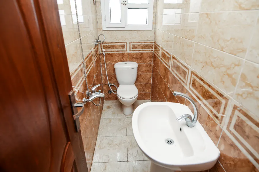 شقة للإيجار180م الإبراهيمية (على البحر مباشرة)