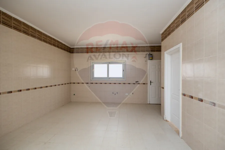 فيلا ستاند الون للبيع 1,300 م (اليكس ويست - انطونيادس)