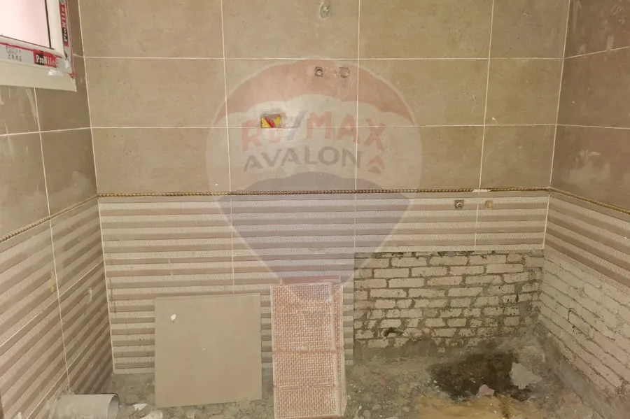 شقه للبيع 180 م سموحة (جراند فيو)