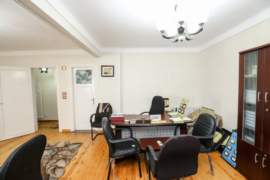 شقة للبيع 265م المندرة (أمام فندق وردة العصافرة)