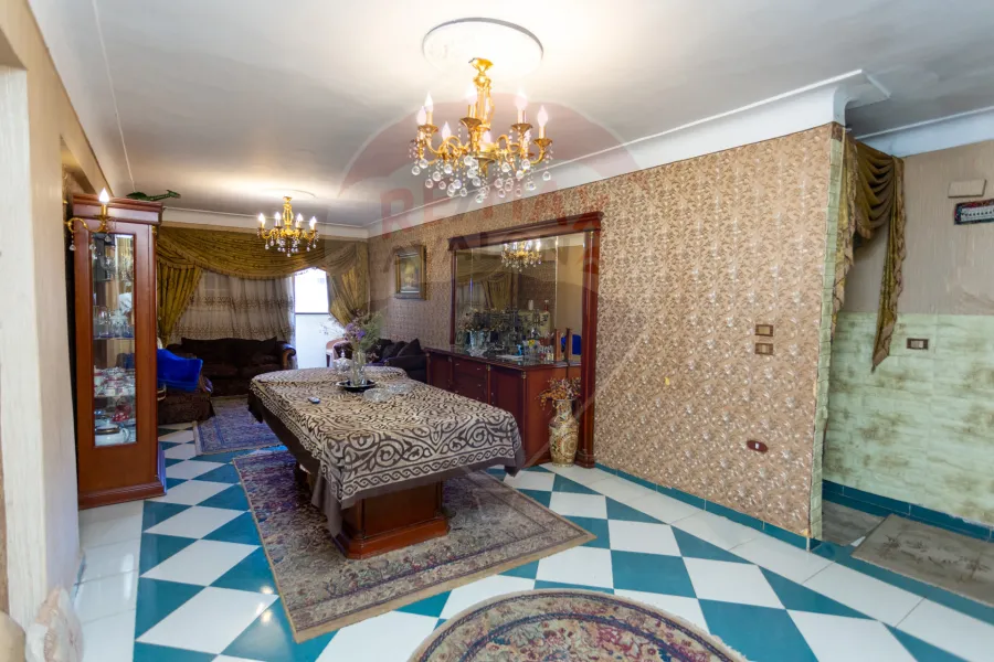 شقة للبيع 120 م لوران (شارع محمود صدقي)