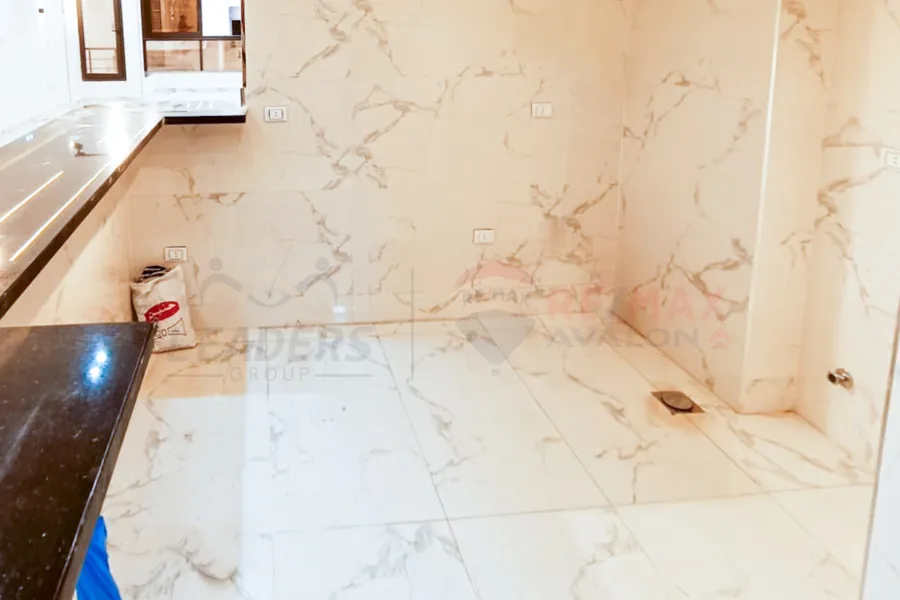 شقة للبيع 175 م لوران (ش أبوقير)