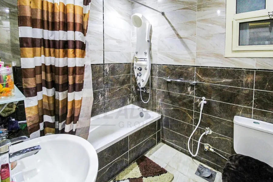 شقة للبيع 215 م سابا باشا (ش خليل مطران)