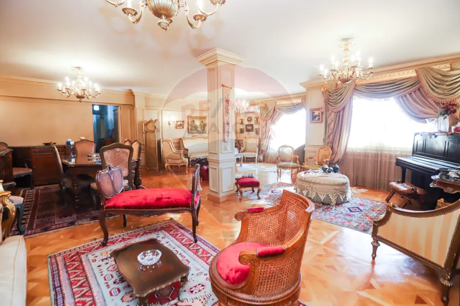 شقة للبيع 370 م كفر عبده (ش سكينة بنت الحسين)