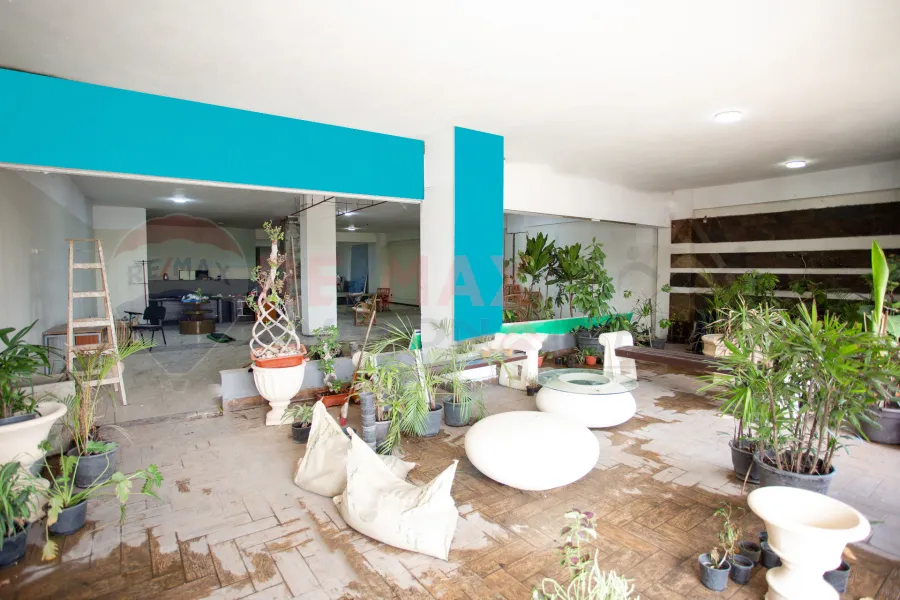 محل للإيجار 371 م المطار (بجوار مستشفي طلعت مصطفي)