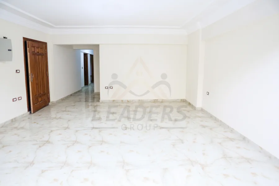 شقه للايجار 280 م جليم (ش مصطفي ماهر)