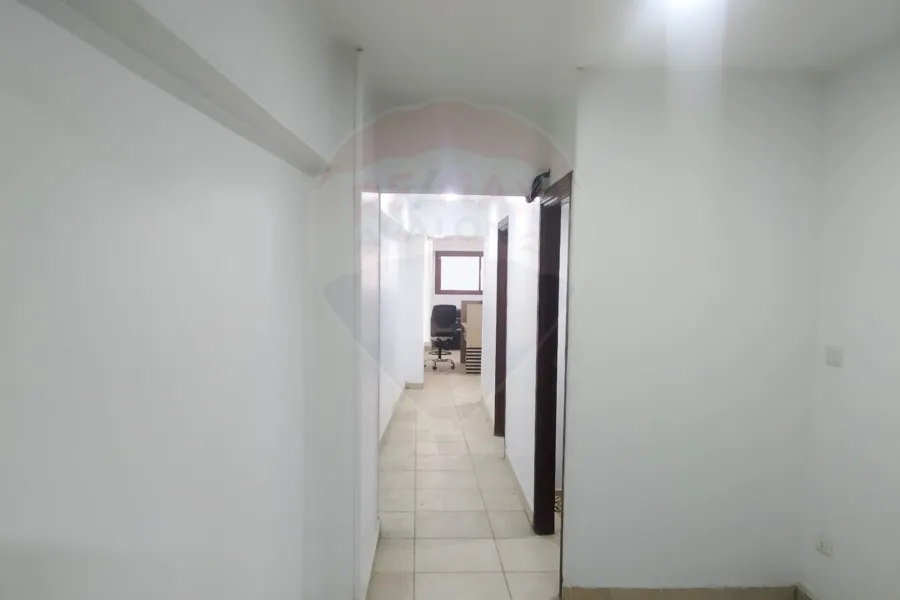 مقر إداري للإيجار  170 م سموحة ( شارع النصر) - يصلح للتوكيلات و الشركات