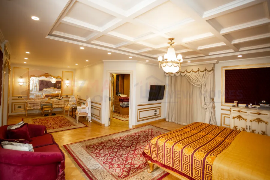 شقة للبيع 600 م سان ستيفانو (على البحر مباشرة - برج النحاس)