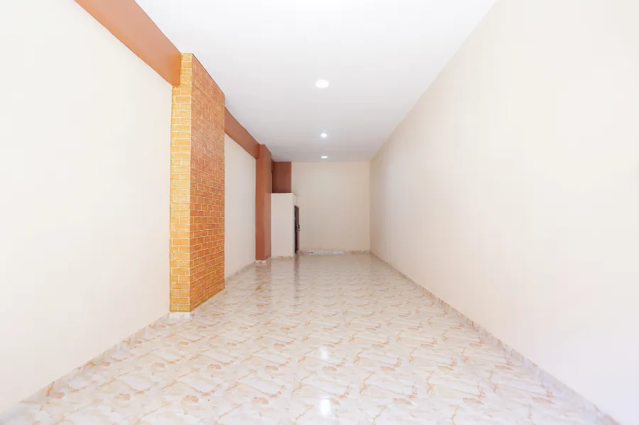 محل تجارى للبيع 85 م كرموز ( ش جامع سلطان )