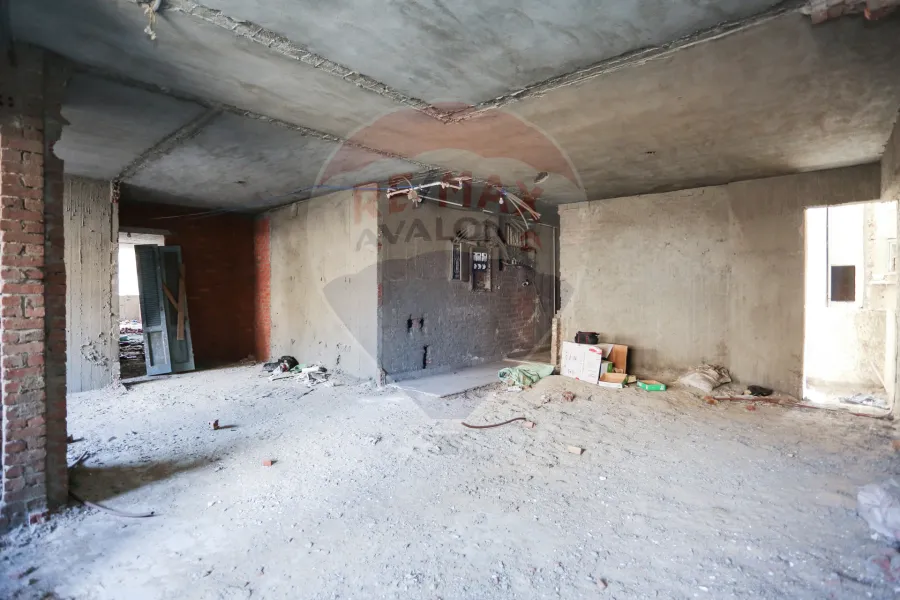 Commercial mizzane for rent 600m Al-Mansheya (Othman Abaza St. - Al Sabaa Banat)