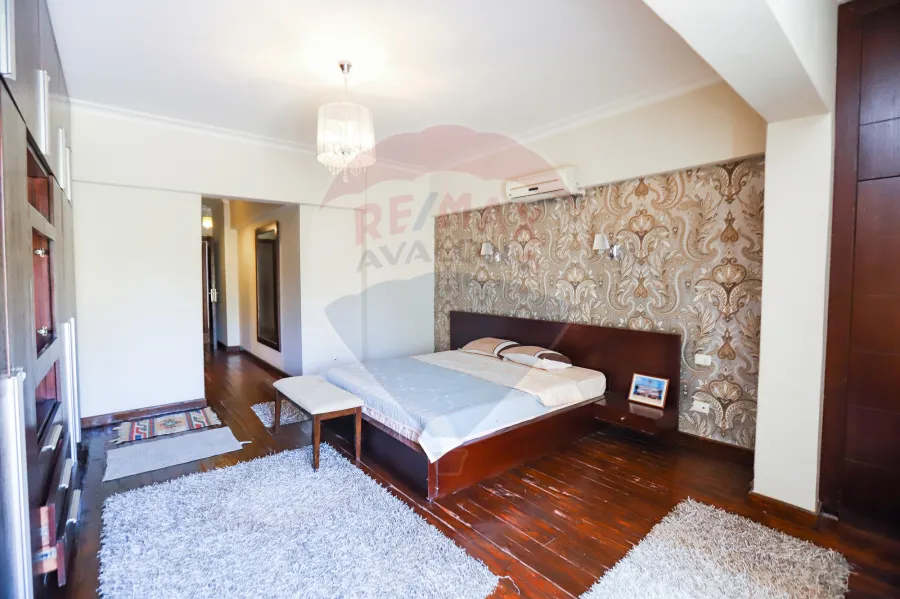 شقة للبيع 300 م جليم ( ش أبوقير)