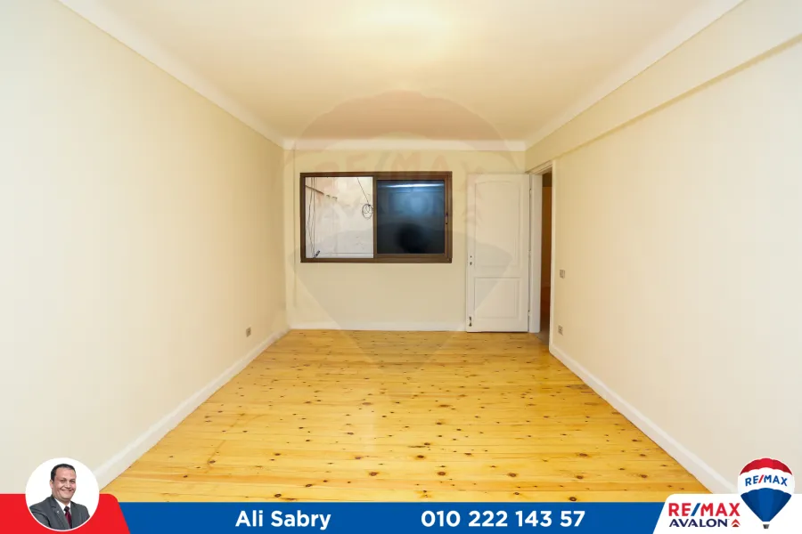 شقة للبيع 165م بسيدى جابر  (تاني نمرة من شارع ابو قير)