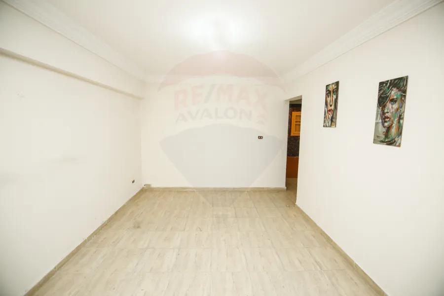 Adminstrative unit for sale 120m Tharwat ( Brand Building -Steps From Abu Qer ST.)