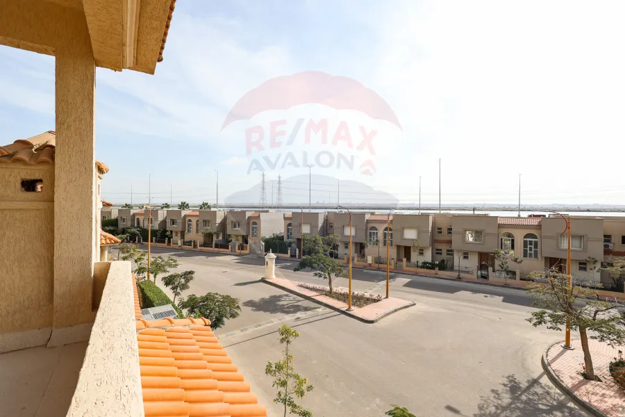Twin House villa for sale King Mariout (Alex West - directly on the golf) 422m
