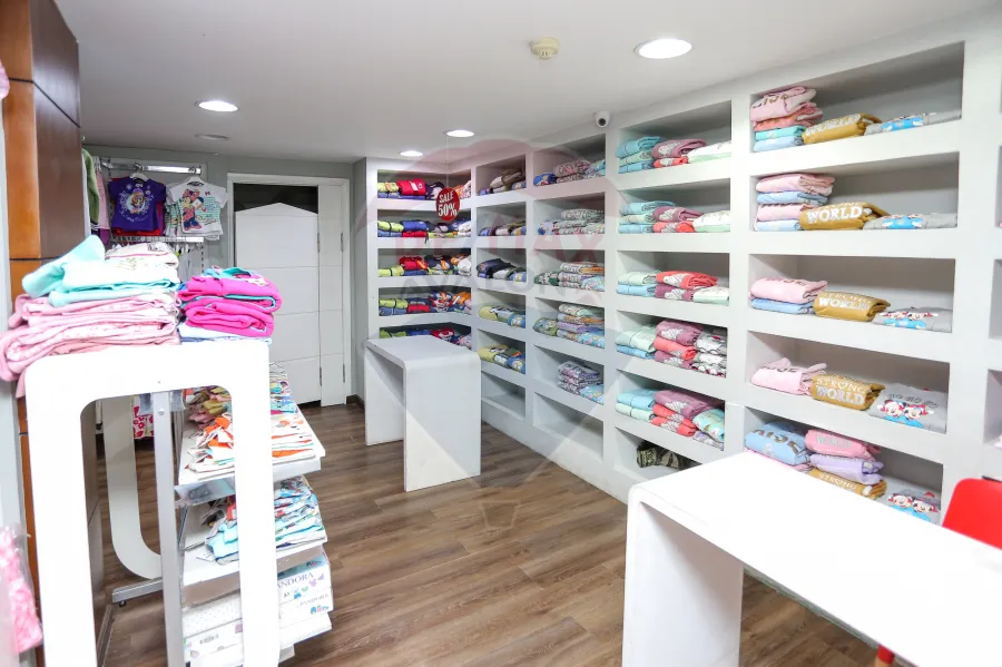 محل للايجار 250 م سموحه ( خطوات من شارع فوزي معاذ )